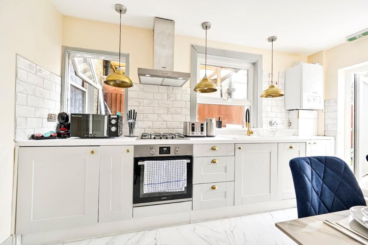 Cozy 3 Bed Home In London, Free Parking, Sleeps 8! Экстерьер фото